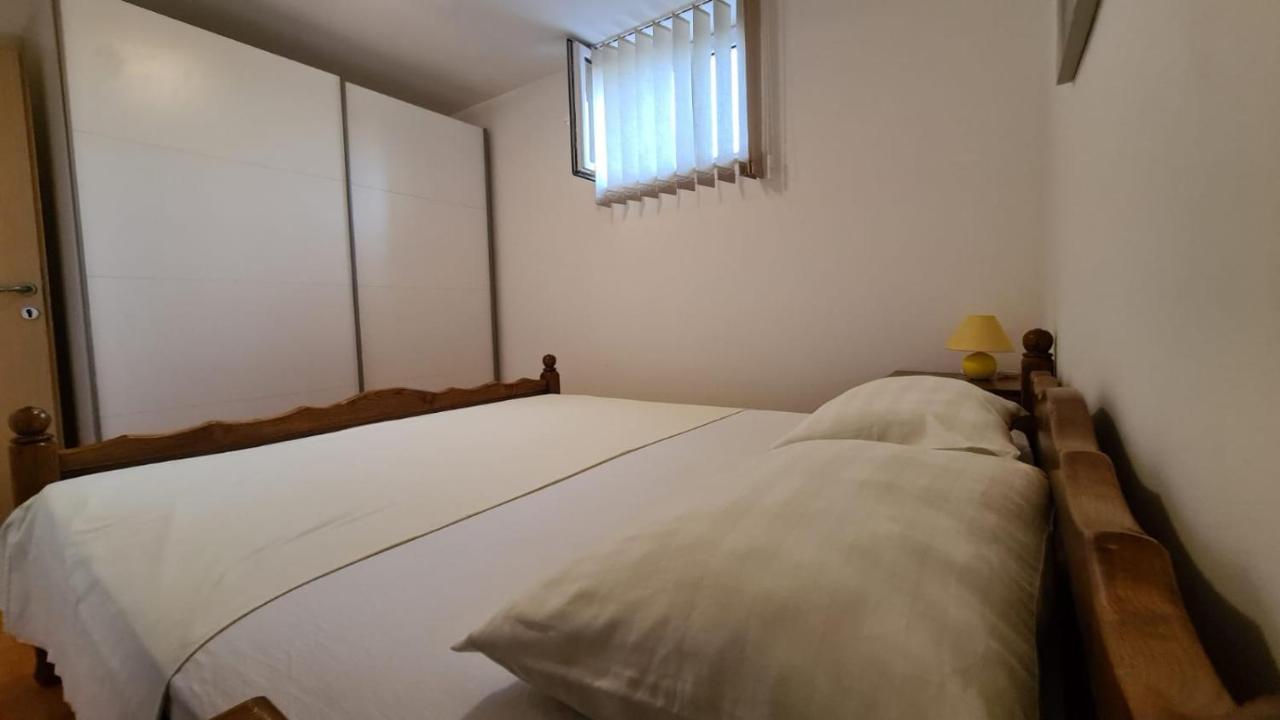 Apartments Pavlinovic คาชเตลา ภายนอก รูปภาพ