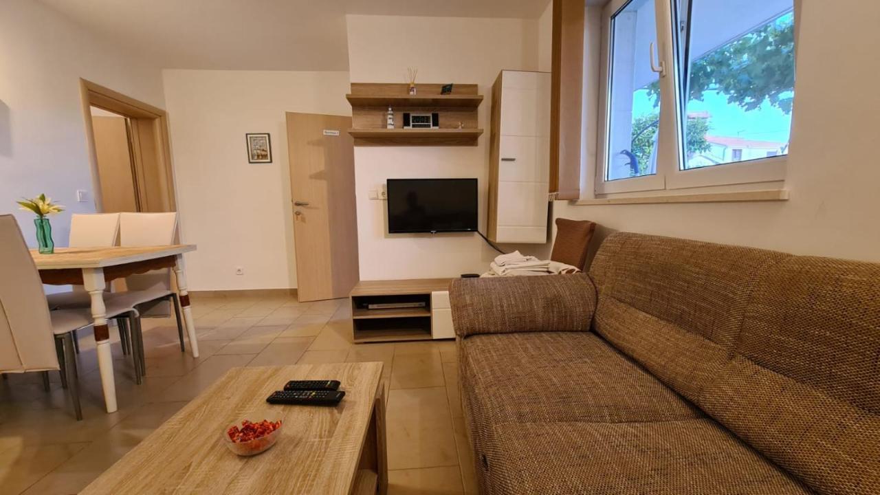 Apartments Pavlinovic คาชเตลา ภายนอก รูปภาพ