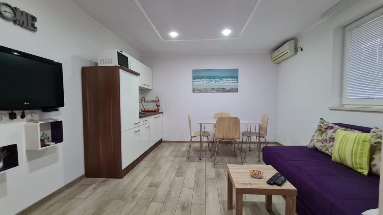 Apartments Pavlinovic คาชเตลา ภายนอก รูปภาพ