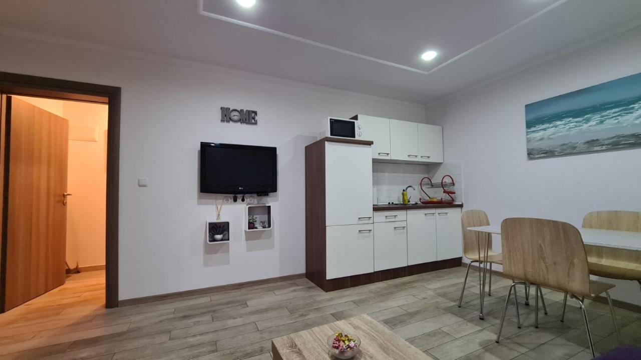 Apartments Pavlinovic คาชเตลา ภายนอก รูปภาพ