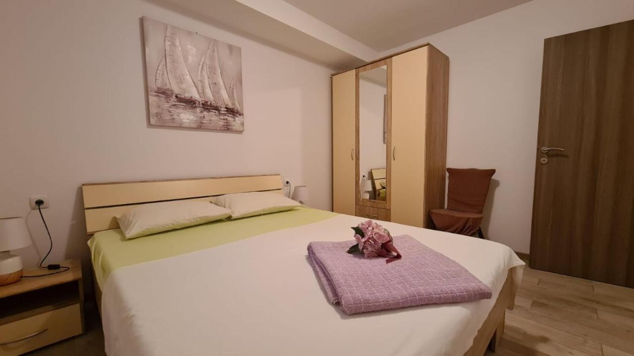 Apartments Pavlinovic คาชเตลา ภายนอก รูปภาพ